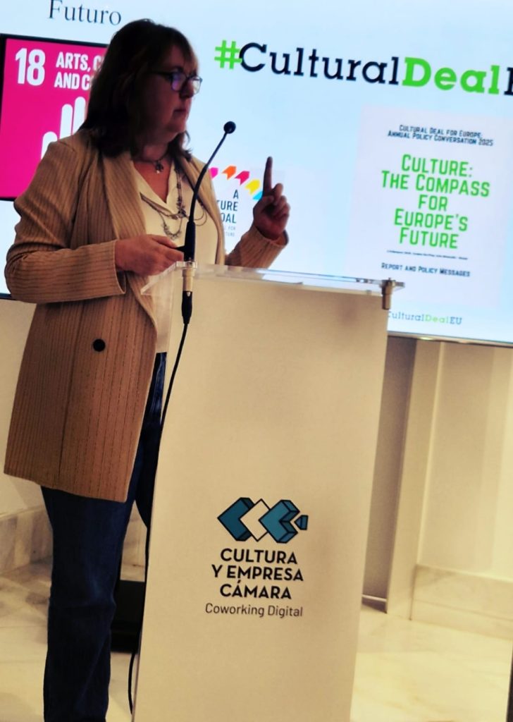 Lola Vallespí hablando en Jerez 2025